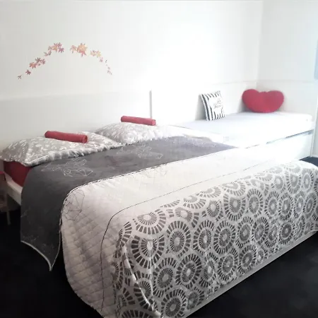 Apartmany Karlstejn شقة