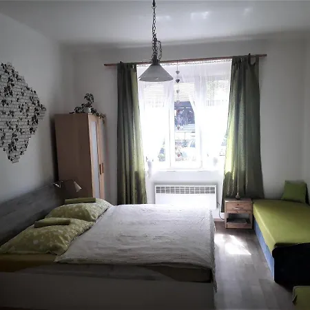 Apartmany Karlstejn كارلستين